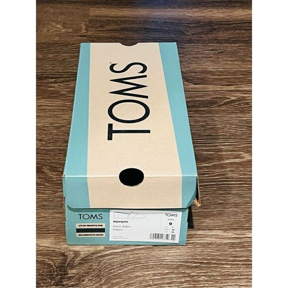 NIB TOMS Alpargata Zebra Black Gray Slip On Casual‎ Flats Shoes Sz 9 - Picture 5 of 6